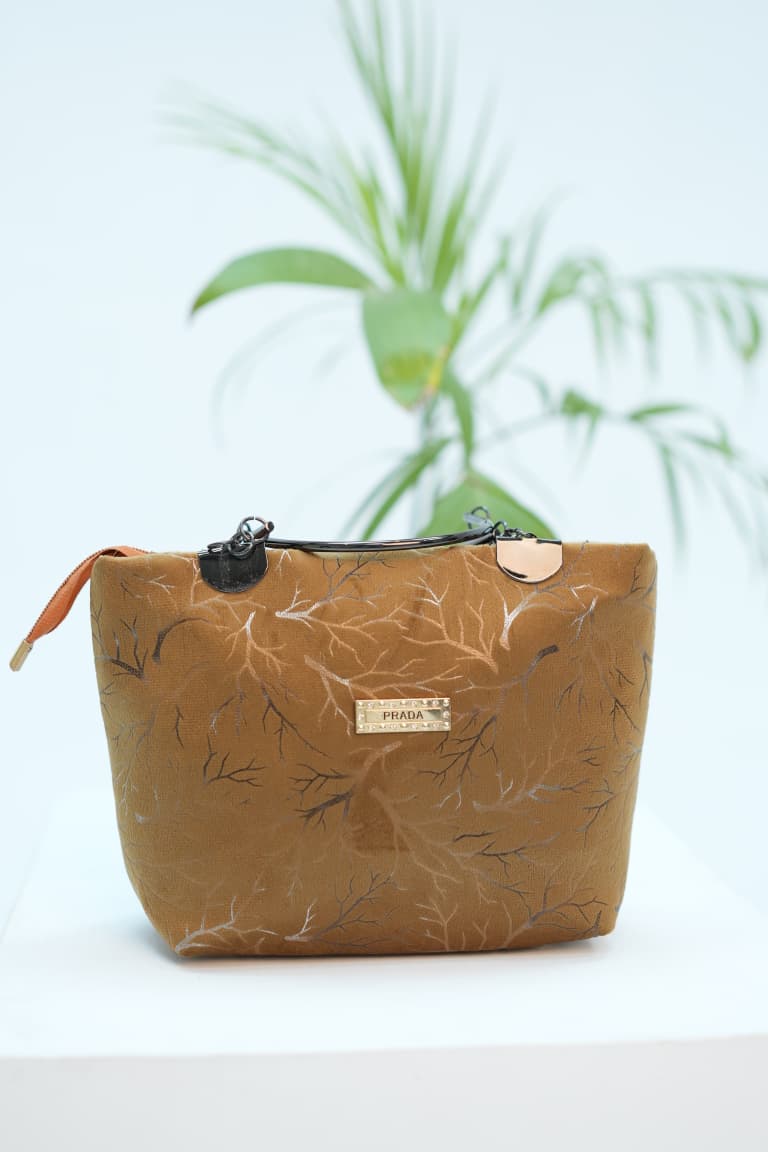 Elegant Marble Luxe Crossbody Bag – Brown & Gold