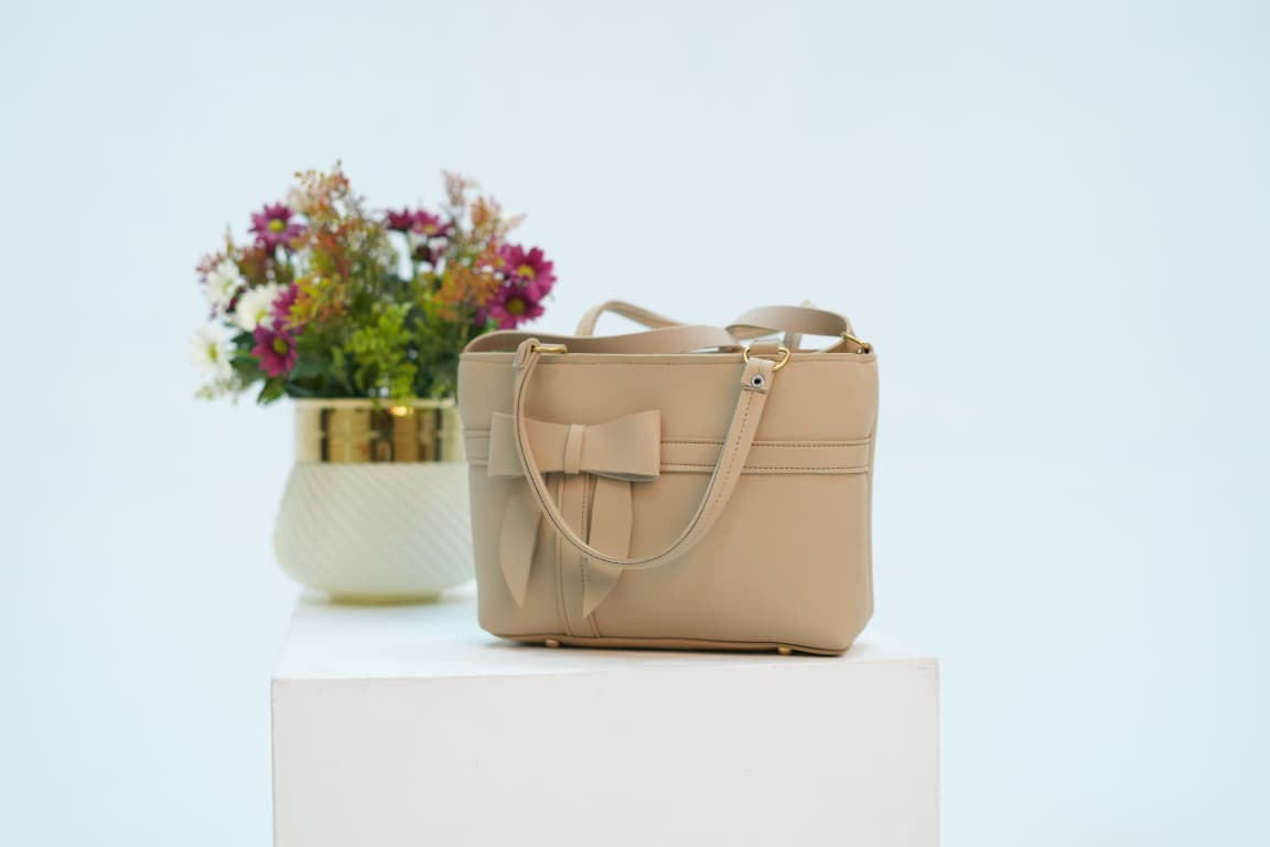Blush Elegance Bow Handbag – Nude Beige