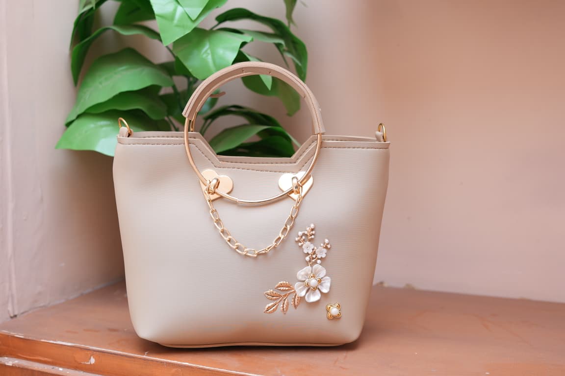 Nude Beige Elegance Floral Chain Handbag